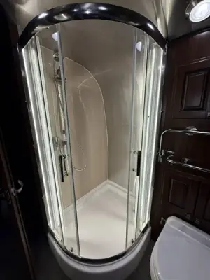 2019 Airstream Classic 33FB photo 25