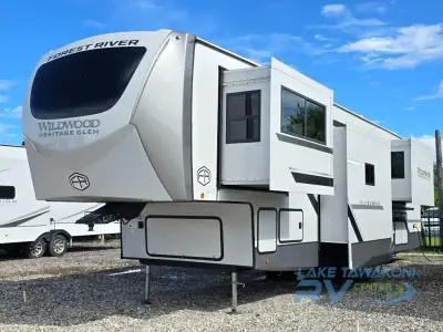 2025 Forest River Wildwood Heritage Glen Elite Series 36FL photo 3