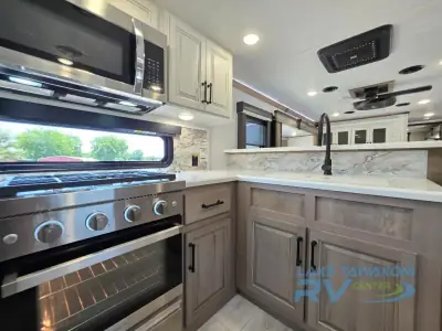 2024 Keystone Montana 3901RK photo 11