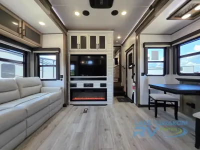 2024 Keystone Montana 3901RK photo 8