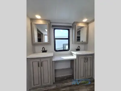 2022 Keystone Alpine 3910RK photo 25