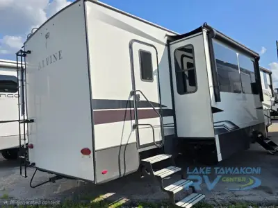 2022 Keystone Alpine 3910RK photo 4