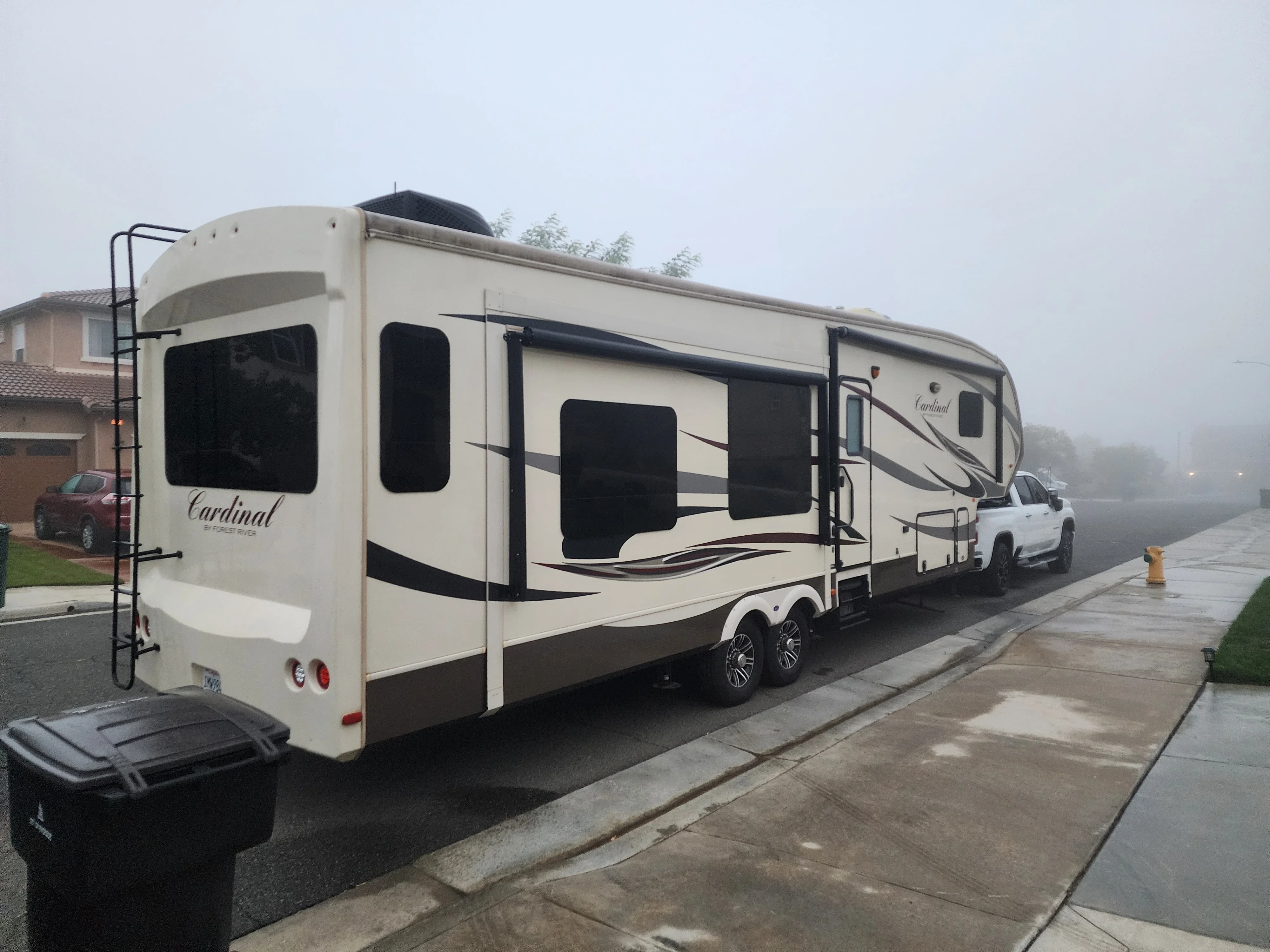 2016 FOREST RIVER CARDINAL exterior
