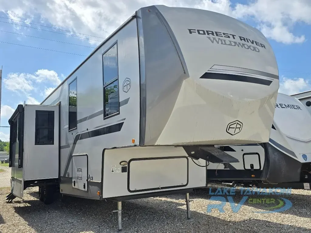 2025 Forest River Wildwood Heritage Glen 375FAM exterior