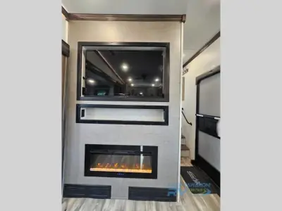 2022 Forest River Cardinal Luxury 390FBX photo 19