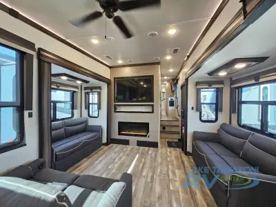 2022 Forest River Cardinal Luxury 390FBX photo 17