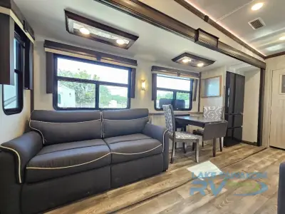 2022 Forest River Cardinal Luxury 390FBX photo 9