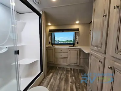 2022 Forest River Cardinal Luxury 390FBX photo 28