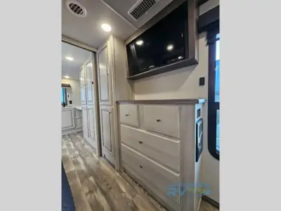 2022 Forest River Cardinal Luxury 390FBX photo 26