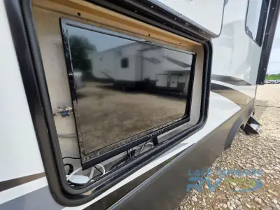 2022 Forest River Cardinal Luxury 390FBX photo 66