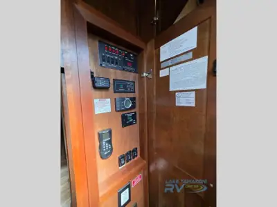 2017 Drv Mobile Suites 38 RSSA photo 32
