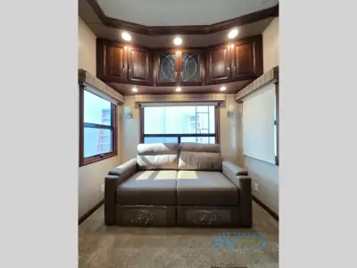 2017 Drv Mobile Suites 38 RSSA photo 10