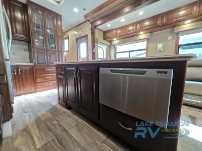 2017 Drv Mobile Suites 38 RSSA photo 14