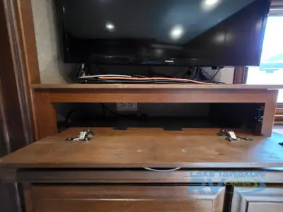 2017 Drv Mobile Suites 38 RSSA photo 26