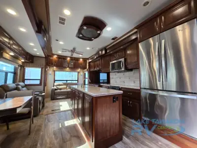 2017 Drv Mobile Suites 38 RSSA photo 6