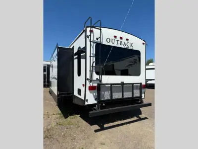 2018 Keystone Outback 330RL photo 4