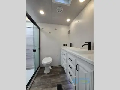 2021 Forest River Cedar Creek Champagne Edition 38ERD photo 19