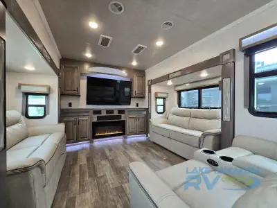 2021 Forest River Cedar Creek Champagne Edition 38ERD photo 8