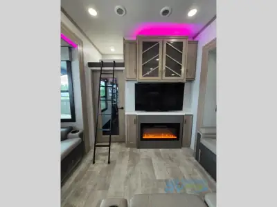 2024 Grand Design Momentum M-Class 395MS photo 39