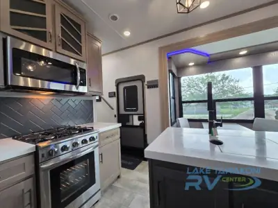 2024 Grand Design Momentum M-Class 395MS photo 28