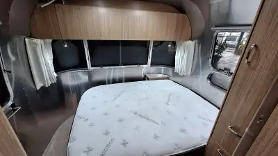 2018 Airstream Flying Cloud 25FB photo 7