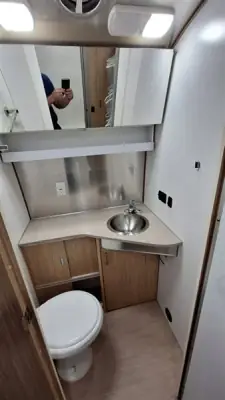 2018 Airstream Flying Cloud 25FB photo 9
