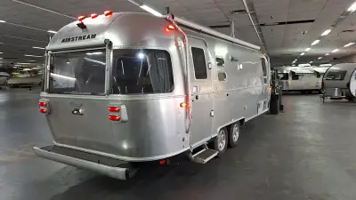 2018 Airstream Flying Cloud 25FB photo 2