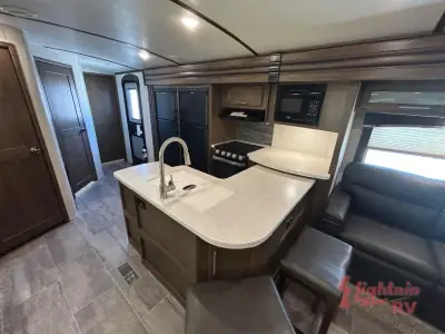 2019 Keystone COUGAR HALF-TON 33SAB photo 17