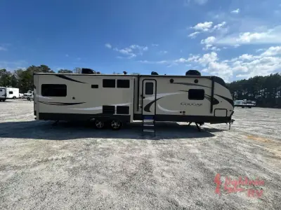 2019 Keystone COUGAR HALF-TON 33SAB photo 3
