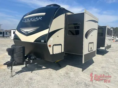 2019 Keystone COUGAR HALF-TON 33SAB photo 8
