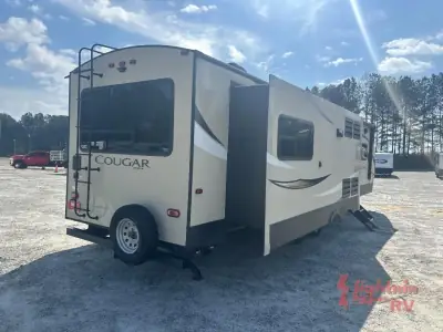 2019 Keystone COUGAR HALF-TON 33SAB photo 4