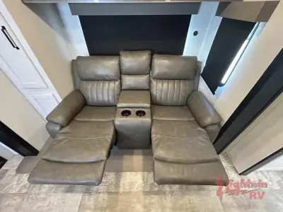 2025 Palomino Puma 227RK photo 19