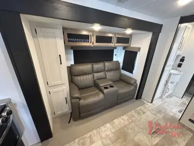 2025 Palomino Puma 227RK photo 10