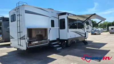 2021 Grand Design Solitude 3740BHR photo 6