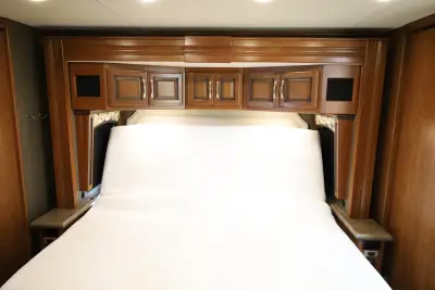 2017 Fleetwood Pace Arrow® LXE 38K photo 16