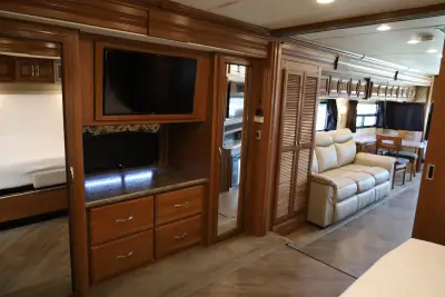 2017 Fleetwood Pace Arrow® LXE 38K photo 20