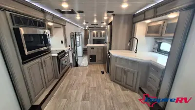 2021 Keystone montana 3741FK photo 10