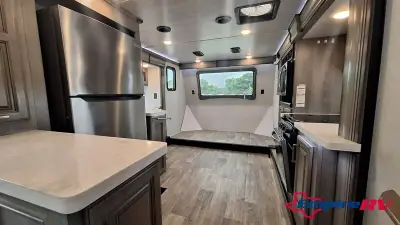 2021 Keystone montana 3741FK photo 8