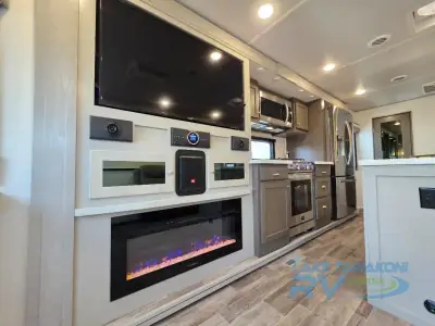 2022 Palomino River Ranch 390RL photo 7
