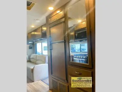 2019 Thor Motor Coach Four Winds 26B photo 11