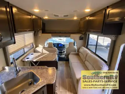 2019 Thor Motor Coach Four Winds 26B photo 7