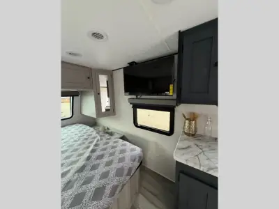 2026 Coachmen Apex Ultra-Lite 188RBST photo 9