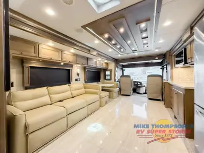 2026 Tiffin Motorhomes Allegro RED photo 25