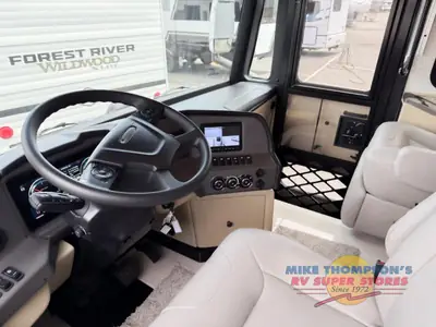 2026 Tiffin Motorhomes Allegro RED photo 10