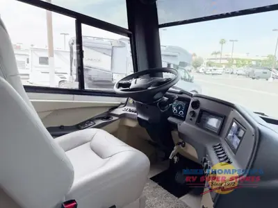 2026 Tiffin Motorhomes Allegro RED photo 9