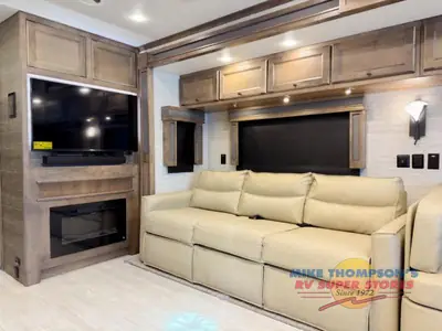 2026 Tiffin Motorhomes Allegro RED photo 22