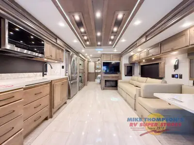 2026 Tiffin Motorhomes Allegro RED photo 13