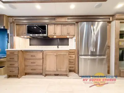 2026 Tiffin Motorhomes Allegro RED photo 16