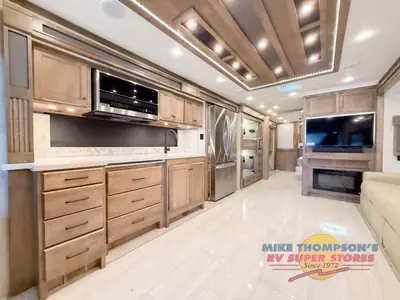 2026 Tiffin Motorhomes Allegro RED photo 14