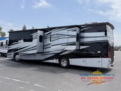 2026 Tiffin Motorhomes Allegro RED photo 4